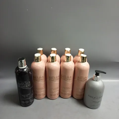 LOT OF 10 BAYLIS AND HARDING BODY WASH AND HAND WASH