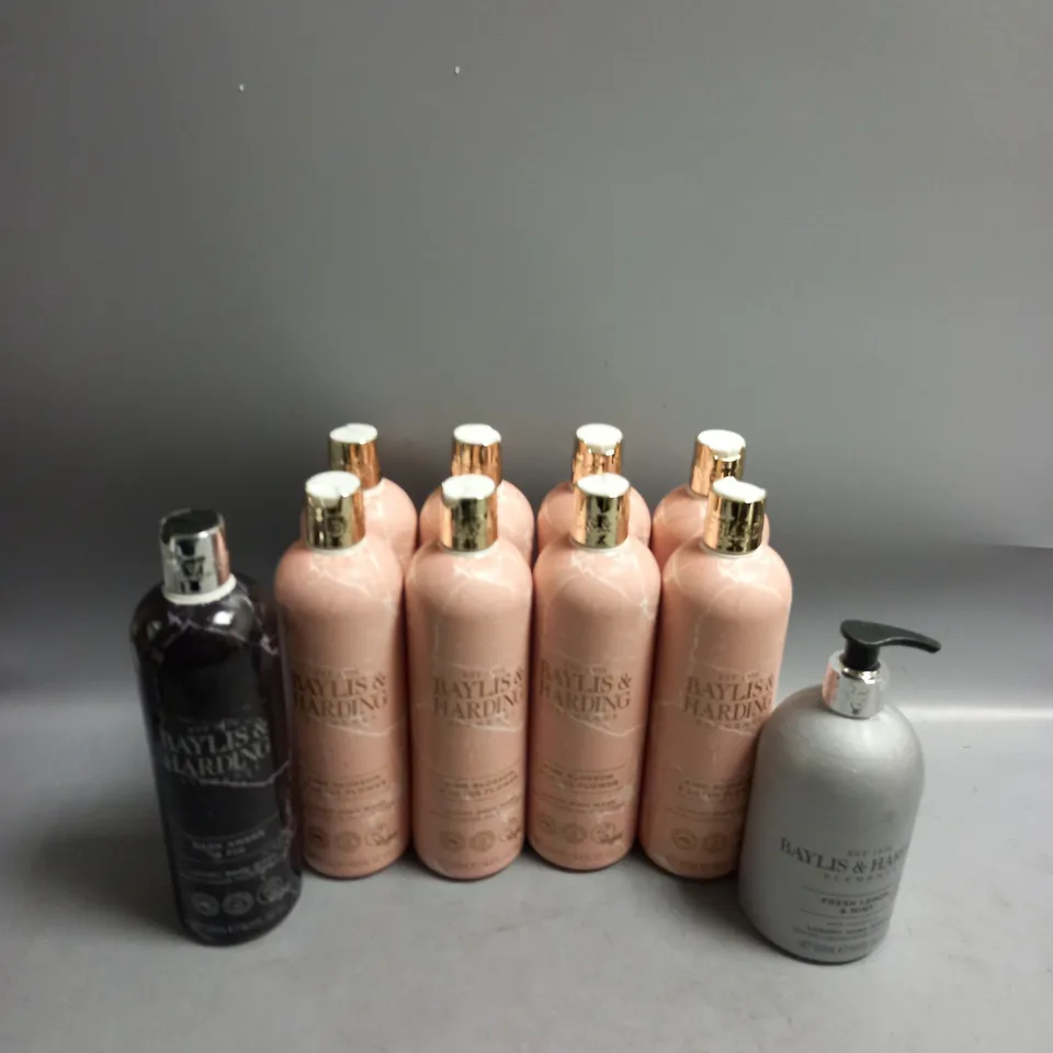 LOT OF 10 BAYLIS AND HARDING BODY WASH AND HAND WASH