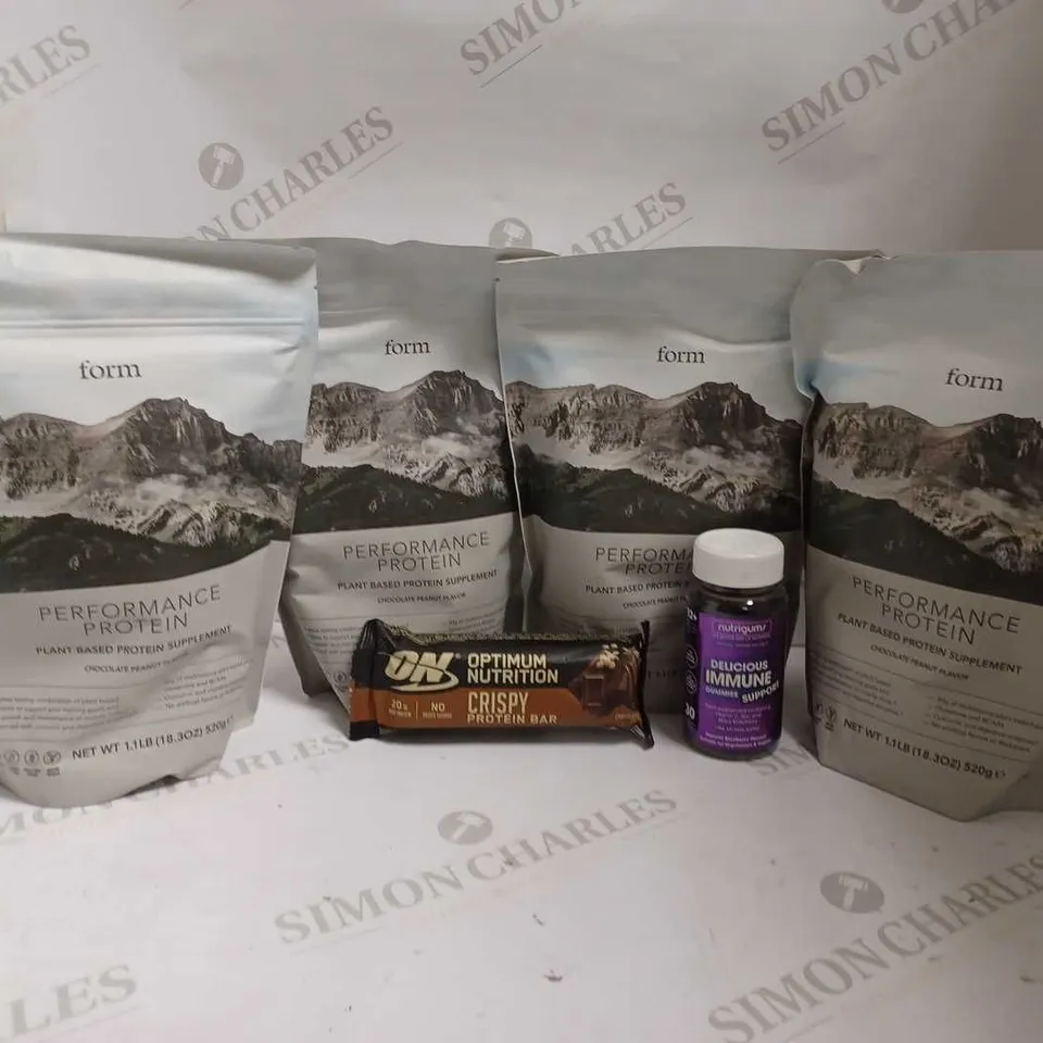 LOT OF 6 ITEMS TO INCLUDE 4 FORM PERFORMANCE PROTEIN POWDER (CHOCOLATE PEANUT - 4x 520G), OPTIMUM NUTRITION CRISPY PROTEIN BAR (CHOCOLATE FLAVOUR), NUTRIGUMS IMMUNE SUPPORT GUMMIES (30 GUMMIES)