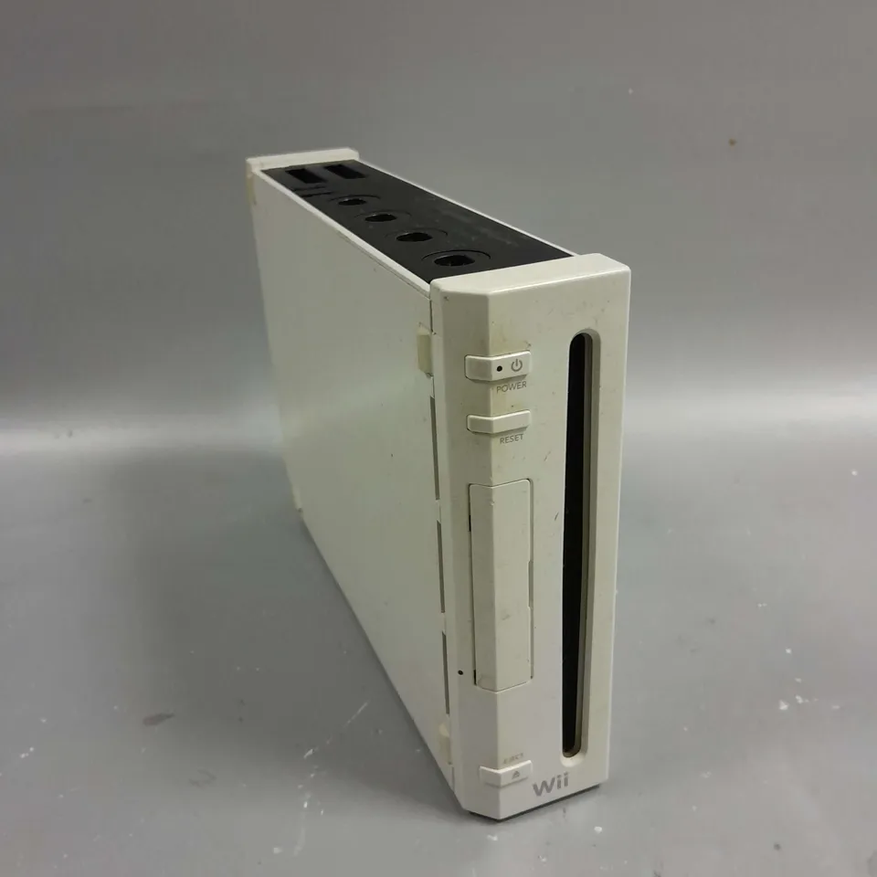 NINTENDO WII CONSOLE 