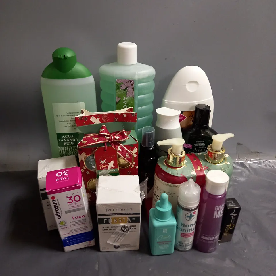 APPROXIMATELY 20 ASSORTED COSMETIC PRODUCTS TO INCLUDE - GIVE ME MAKEUP REMOVER - AVON LEAVE IN HAIR TREATMENT - PUDAIR LIP GLOSS - ETC 