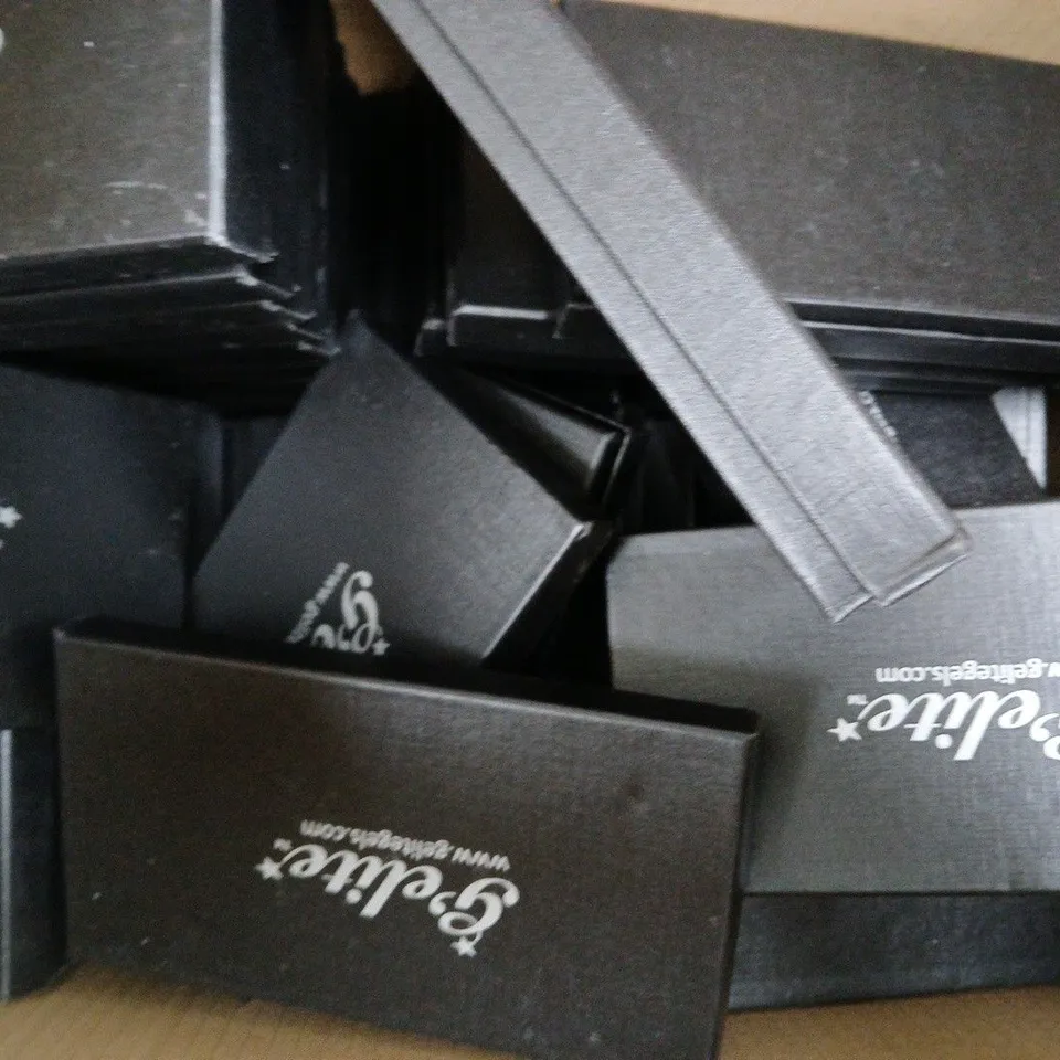 BOX OF APPROXIMATELY 30 GELITE NAIL BRUSH SETS