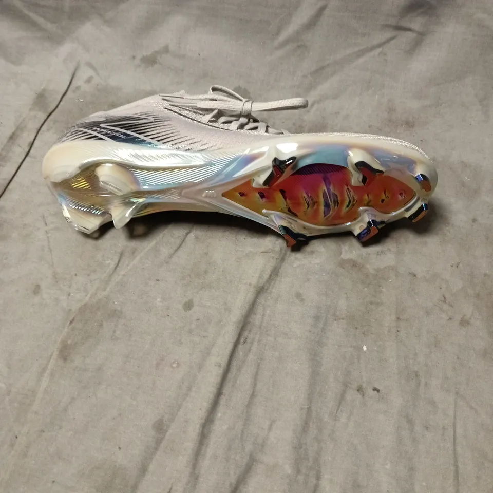 NIKE GRIPKNIT AIR ZOOM FOOTBALL BOOTS – WHITE KNIT UPPER WITH BLACK SWOOSH SIZE 8.5