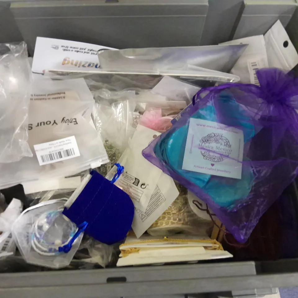 LARGE QUANTITY OF ASSORTED JEWELLERY ITEMS TO INCLUDE STATE OF MINE, ZARA AN DJOMA JEWELLERY