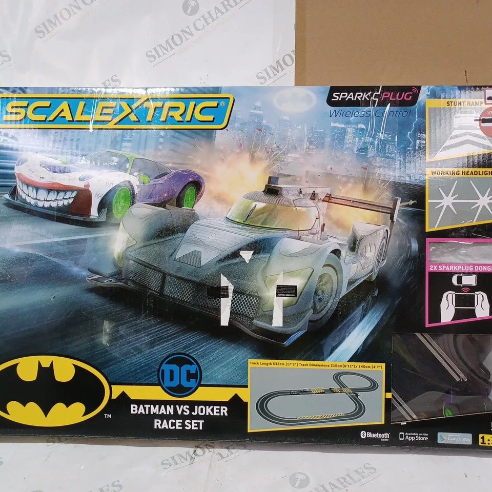 BOXED SCALEXTRIC DC BATMAN VS JOKER RACE SET
