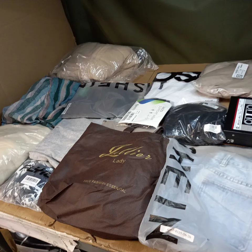 BOX OF APPROX 35 ASSORTED CLOTHING ITEMS TO INCLUDE - DRESSES, T-SHIRTS AND TROUSERS