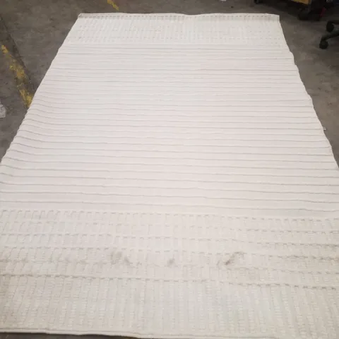 QUALITY DESIGNER AREA RUG - APPROXIMATELY 300X190CM