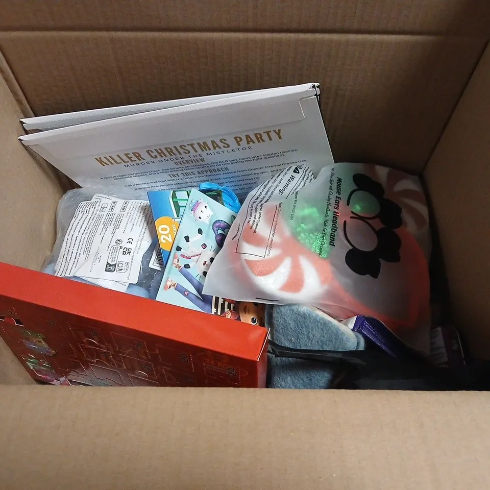 LOT OF ASSORTED TOYS, GAMES AND DRESS UP ITEMS TO INCLUDE MAGNETIC CUBES, ADVENT CALENDERS AND PARTY GAMES