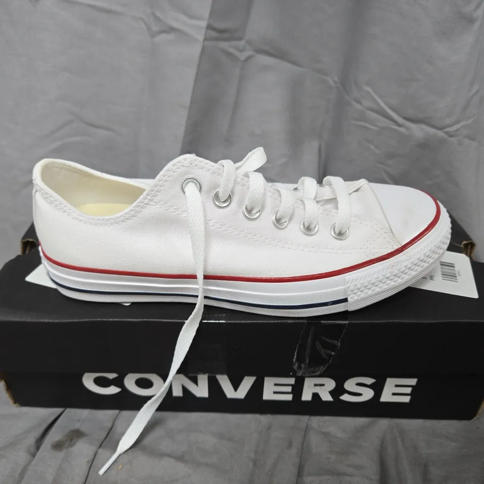 BOXED CONVERSE WHITE OX TRAINERS - MEN'S WIDE, UK 5