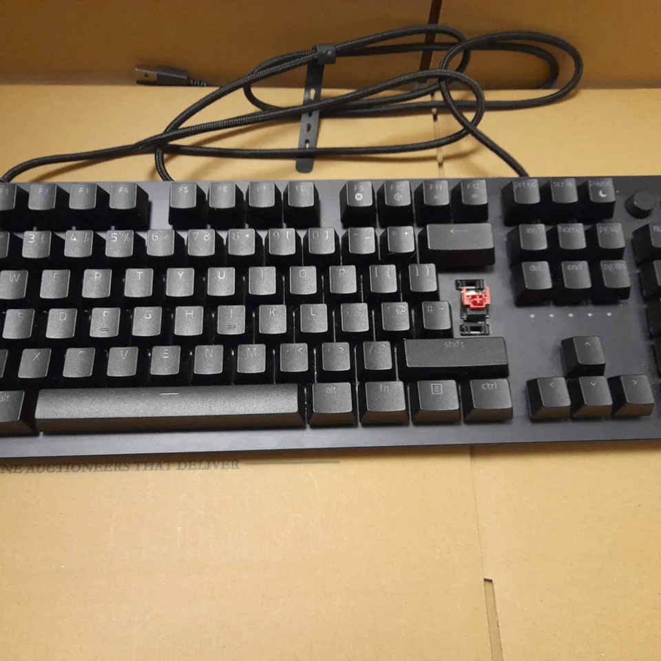 RAZER HUNTSMAN V2 OPTICAL GAMING KEYBOARD 