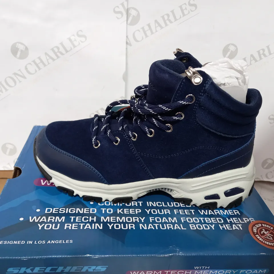 BOXED PAIR OF SKECHERS NAVY ANKLE BOOT - SIZE 4