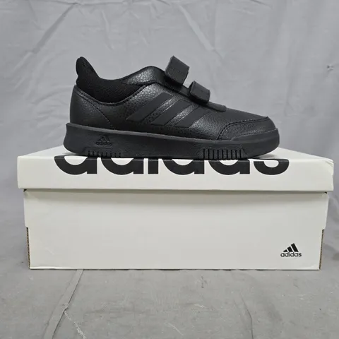 BOXED PAIR OF ADIDAS TENSAUR SPORT 2.0 KID'S SHOES IN BLACK SIZE UK 13K