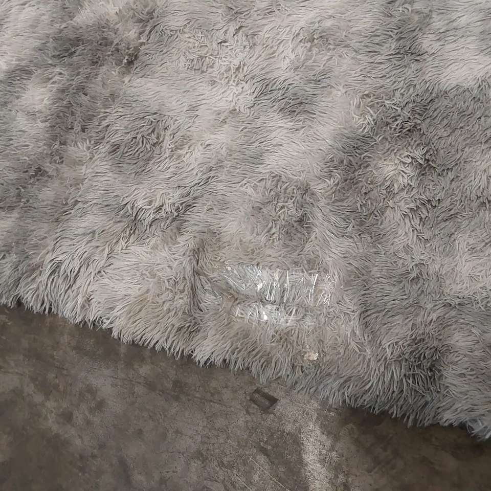 BAGGED CHALANDRA SHAGGY GREY RUG // 160 X 230CM