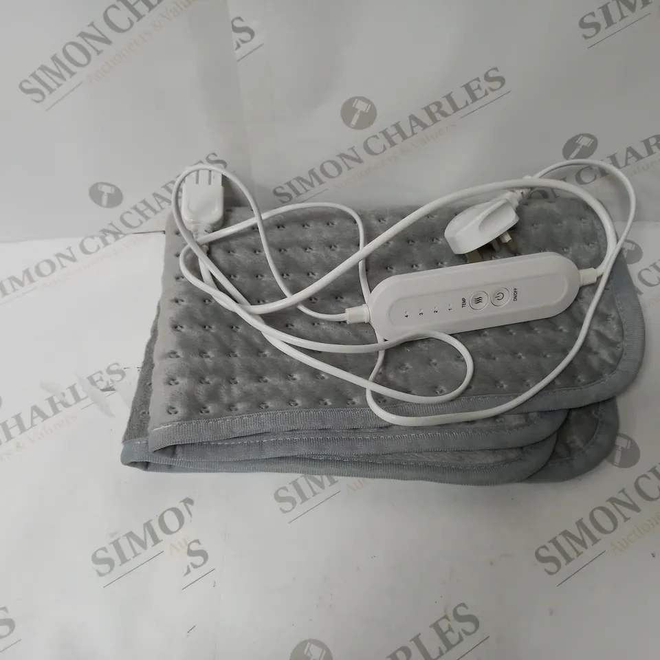 BOXED HEATED PAD IN GREY 40 X 60 CM