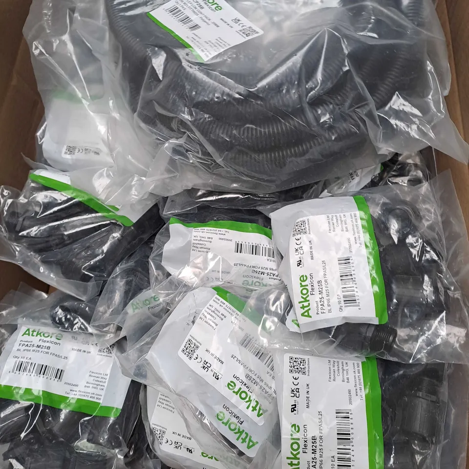 AKTORE BOX OF APPROXIMATELY 15 ASSORTED PRODUCTS TO INCLUDE FPA25-M25B, FSU25-M25-M AND FPP-CP25PB
