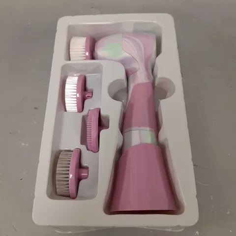 BLUSHLY CLEANSING & EXFOLIATING FACE BRUSH