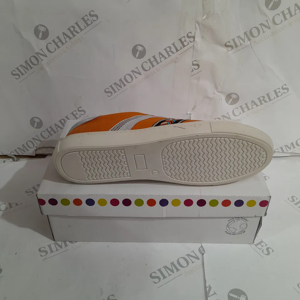 BOXED ADESSO SASHA ORANGE TRAINERS SIZE 7