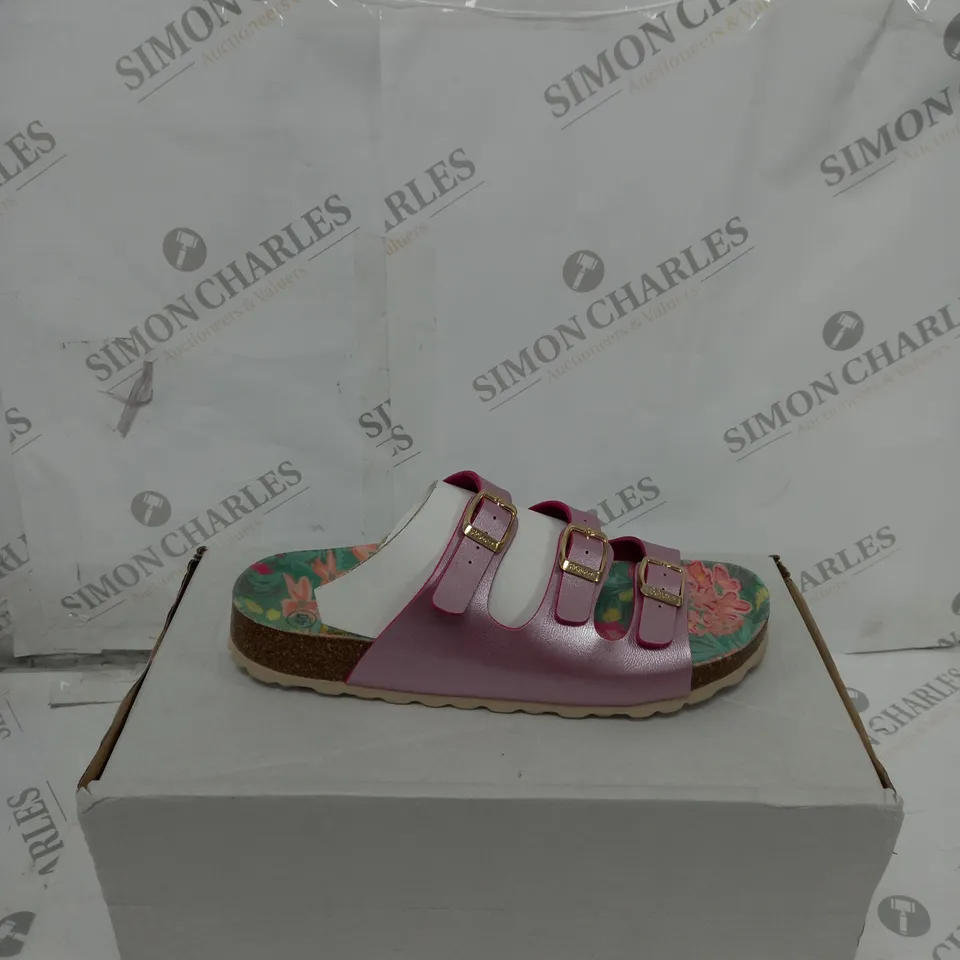 BOXED PAIR OF BONOVA FLOWER PRINT SANDAL ROSE SIZE 7 