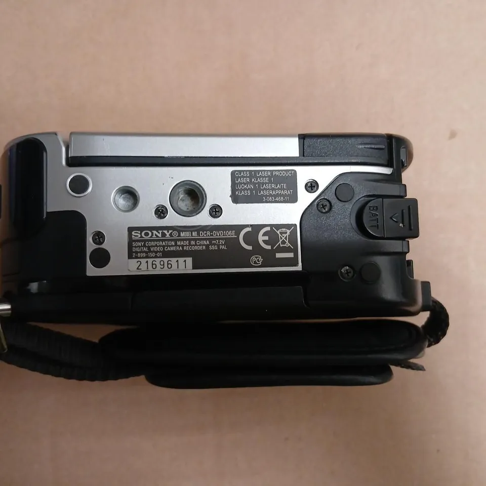 SONY HANDYCAM DCR-DVD106E CAMCORDER WITH 40X OPTICAL ZOOM
