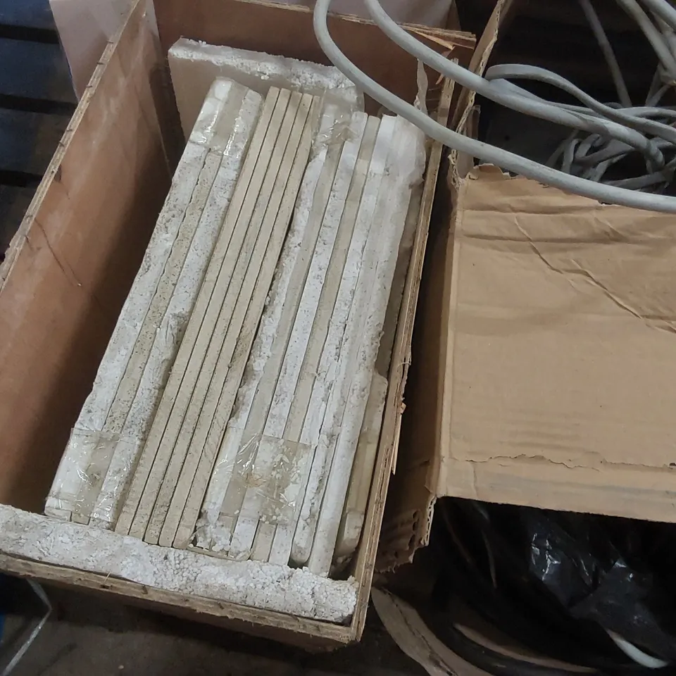 PALLET CONTAINING ASSORTED ITEMS INCLUDING: CABLES, WIRELESS ROUTERS ECT