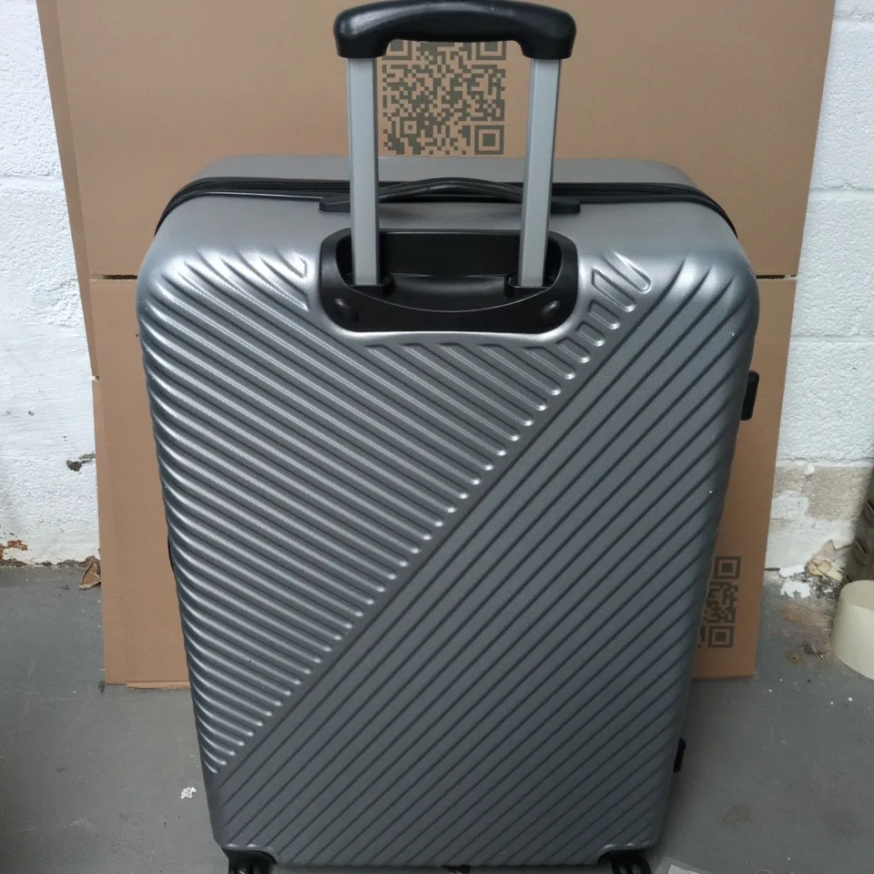 LARGE UNBRANDED HARD SHELL WHEELED SUITCASE GREY