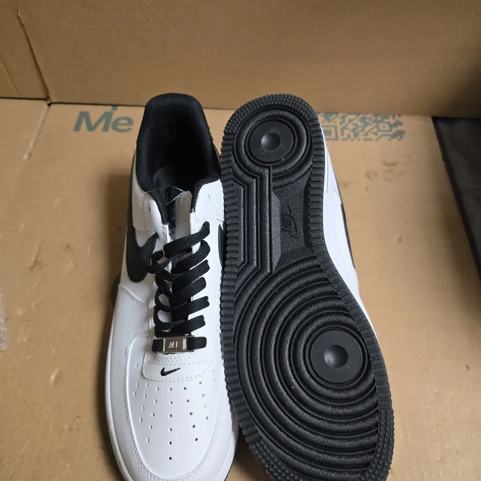 NIKE AIR LOW TRAINERS – WHITE/BLACK - UK SIZE 9 