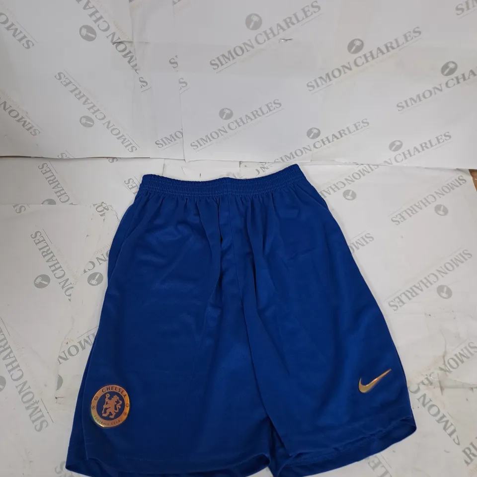 CHELSEA FC HOME SHORTS SIZE L