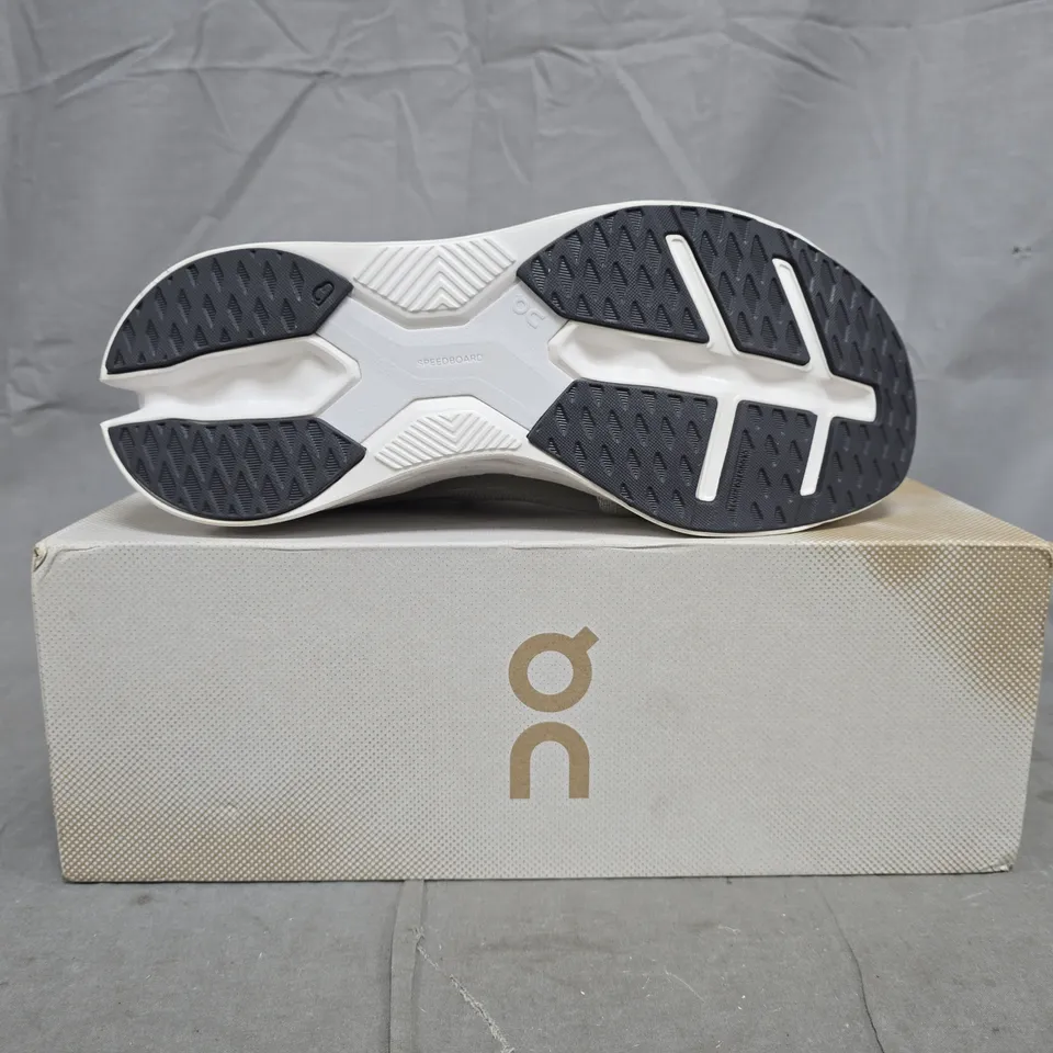 BOXED PAIR OF ON CLOUDECLIPSE SHOES IN ALLOY/WHITE SIZE UK 9.5