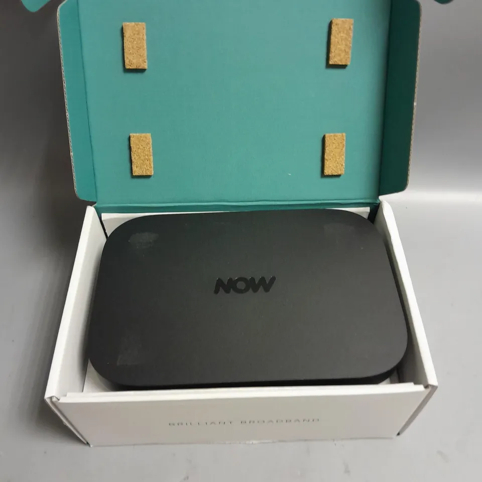 BOXED NOW HUB 2 DUAL BAND WIRELESS AC 
