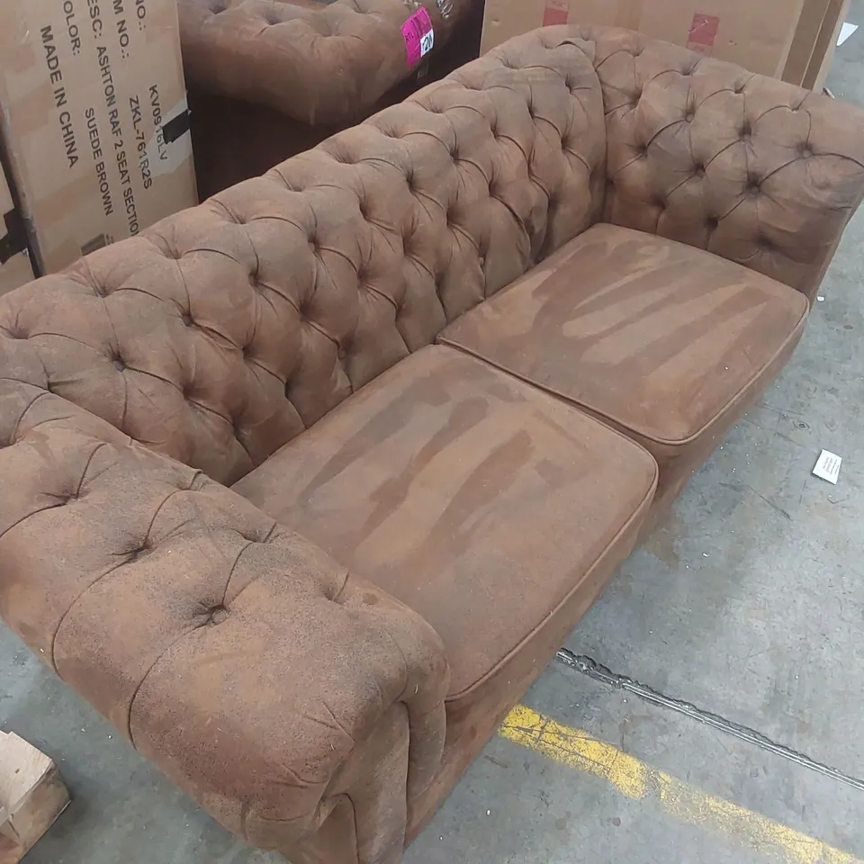 QUALITY DESIGNER UPHOLSTERED CHESTERFIELD SOFA - MISSING FEET