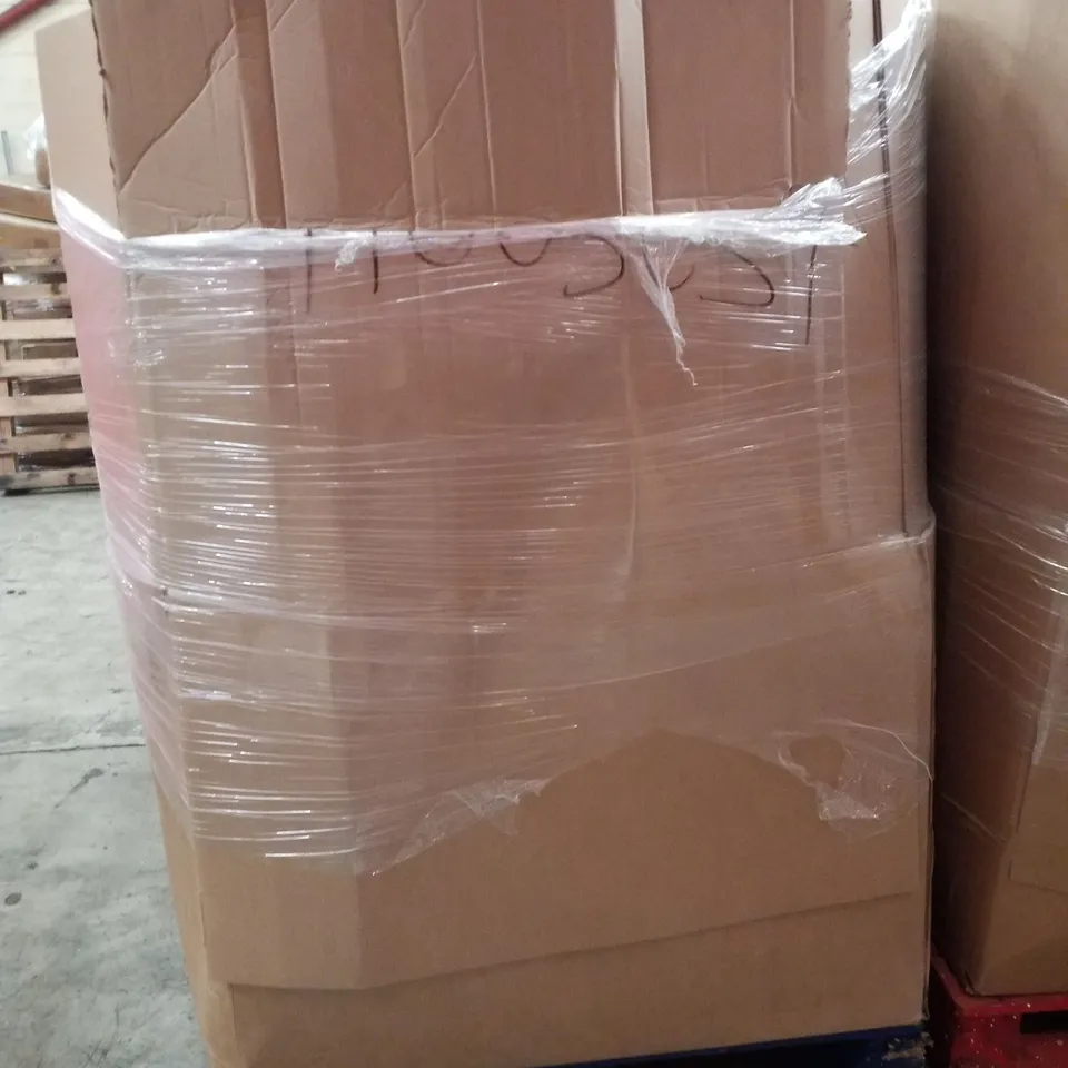 PALLET CONTAINING ASSORTED GARDEN HOSES & INFLATABLES 