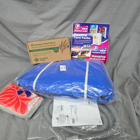 APPROXIMATELY 20 ASSORTED HOUSEHOLD PRODUCTS TO INCLUDE MICROWAVE HEAT PACK, RESMED GREY TUBING, PHIL MITCHELL 2026 CALENDER, ETC - COLLECTION ONLY