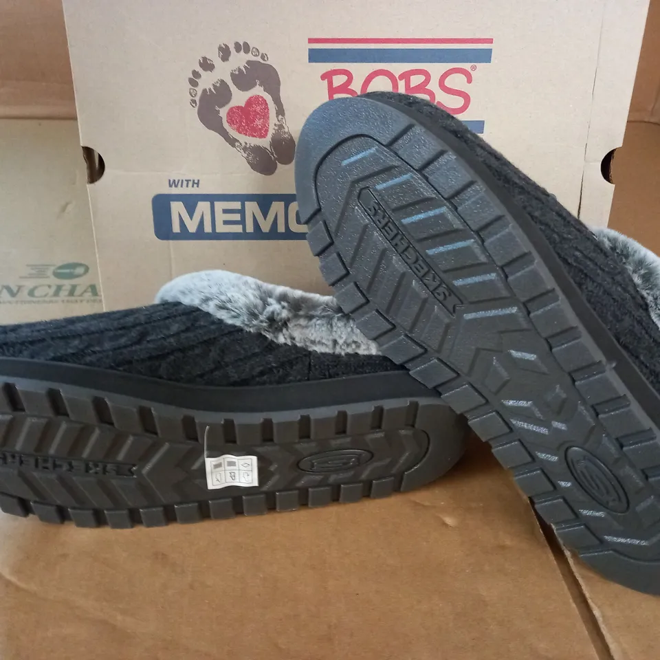 PAIR OF BOBS FOR SKECHERS MEMORY FOAM SLIPPERS - UK 7