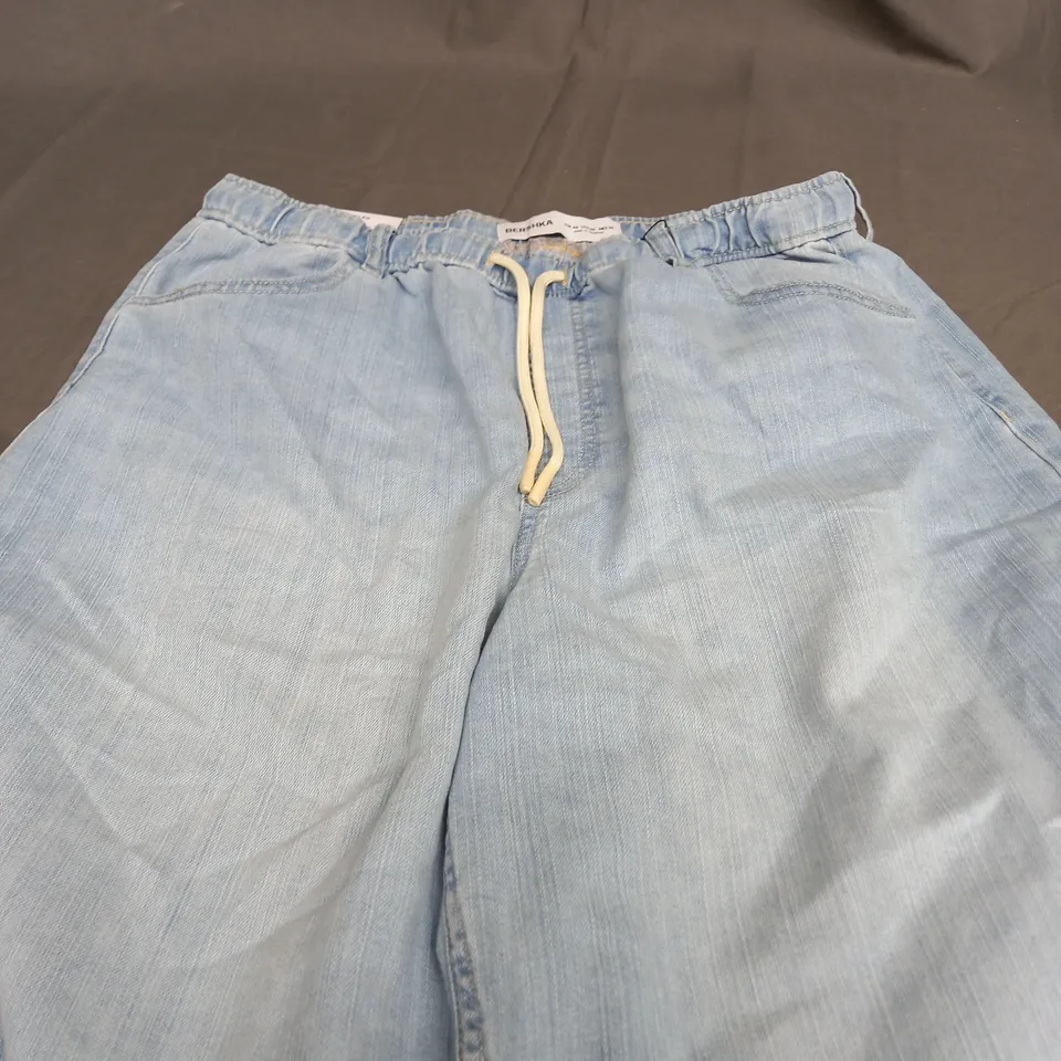 BERSHKA WIDE LEG LIGHT DENIM JEANS - EUR 40