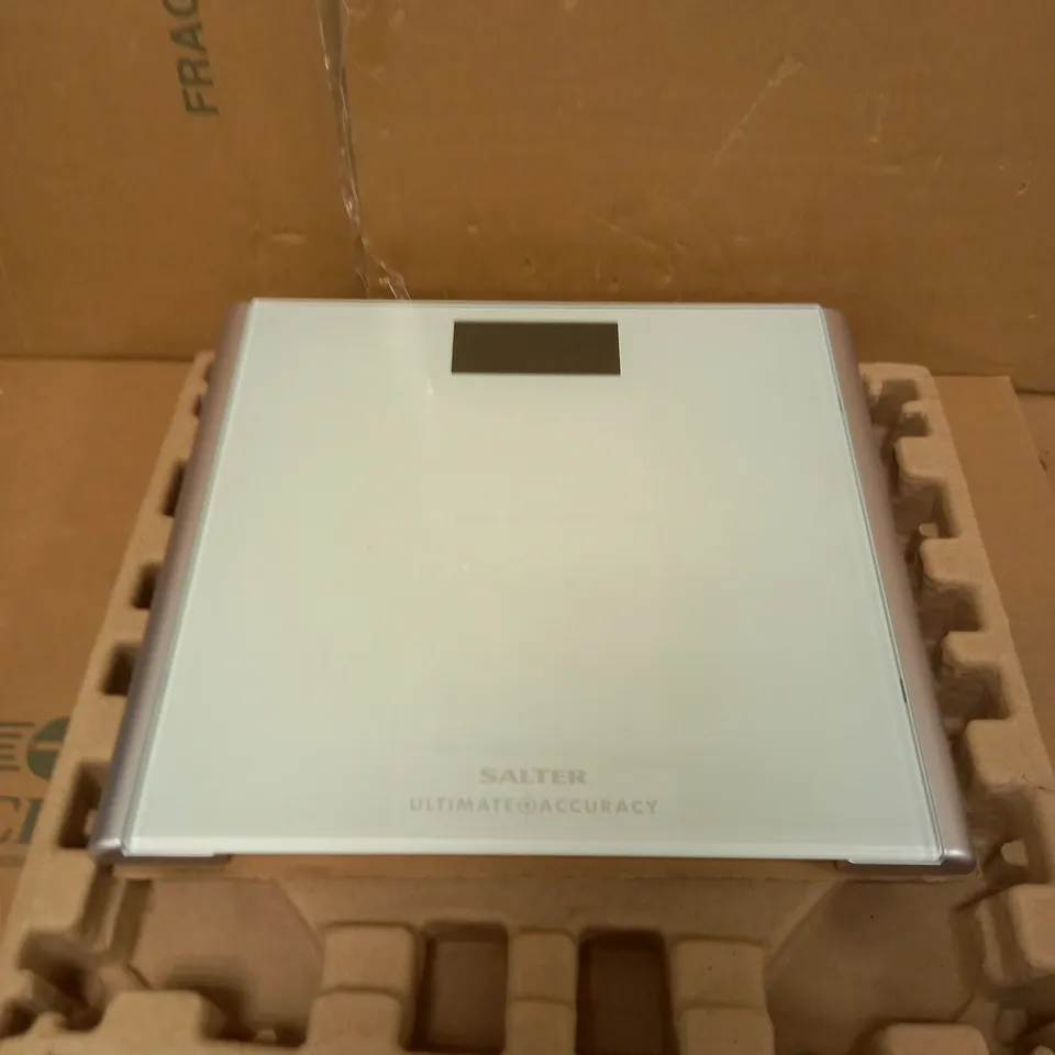 SALTER ULTIMATE ACCURACY ELECTRONIC SCALE 