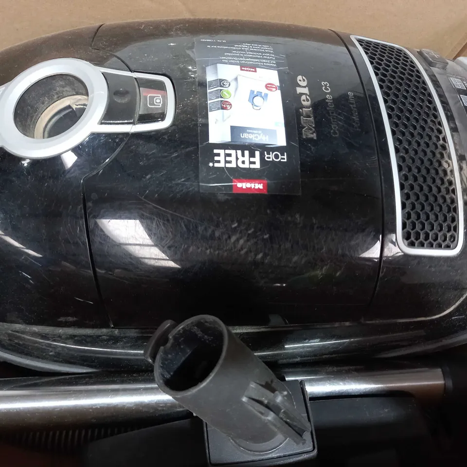 MIELE COMPLETE C3 POWERLINE VACUUM 