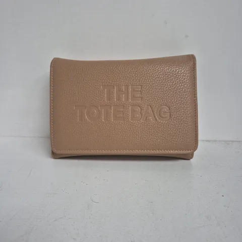 BEIGE TEXTURED LEATHER WALLET / SMALL CLUTCH WITH ZIP BACK