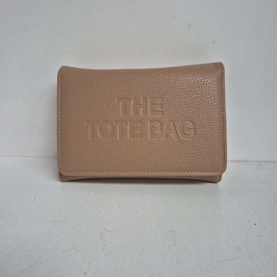 BEIGE TEXTURED LEATHER WALLET / SMALL CLUTCH WITH ZIP BACK