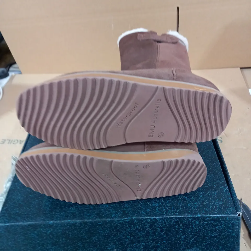 EMU AUSTRAILIA ELECTRA BOOTS - OAK - SIZE 4