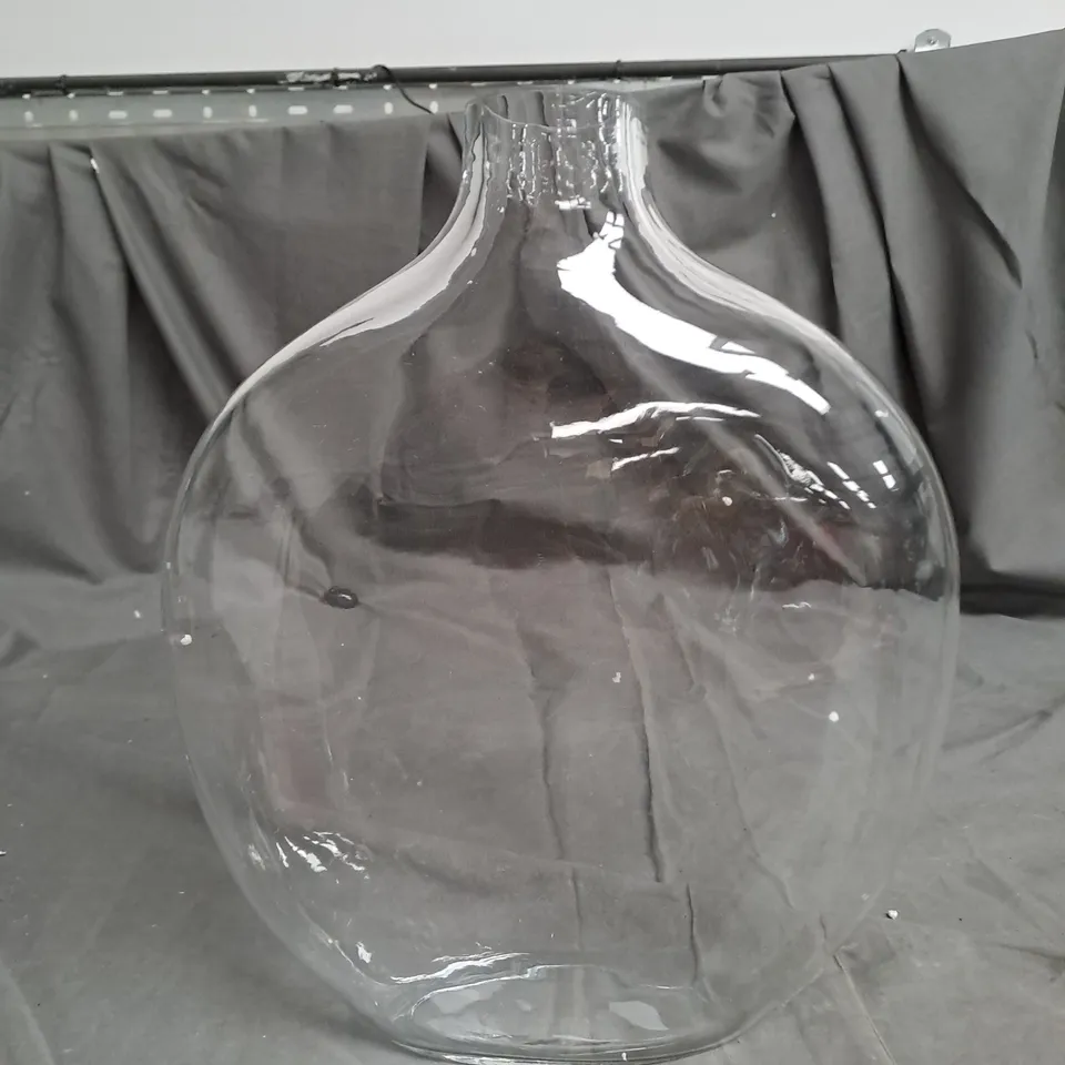 BOXED K BY KELLY HOPPEN VASE - COLLECTION ONLY