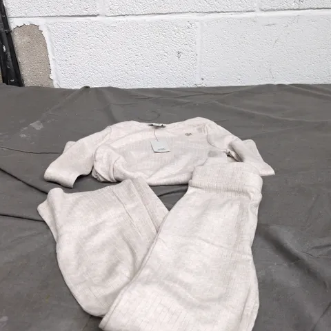 RIVER ISLAND CHILDREN 2 PIECE SET: BEIGE 5 - 6 YEARS OLD WITH TAGS