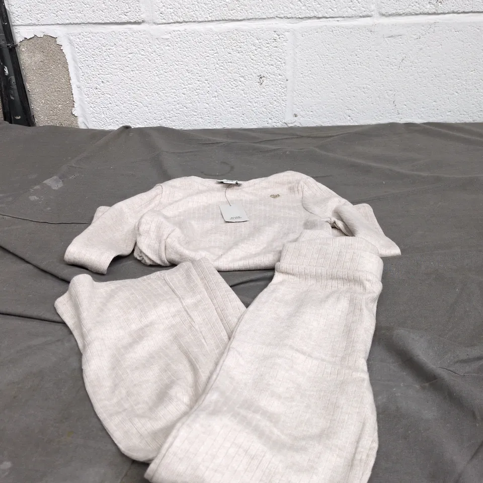 RIVER ISLAND CHILDREN 2 PIECE SET: BEIGE 5 - 6 YEARS OLD WITH TAGS