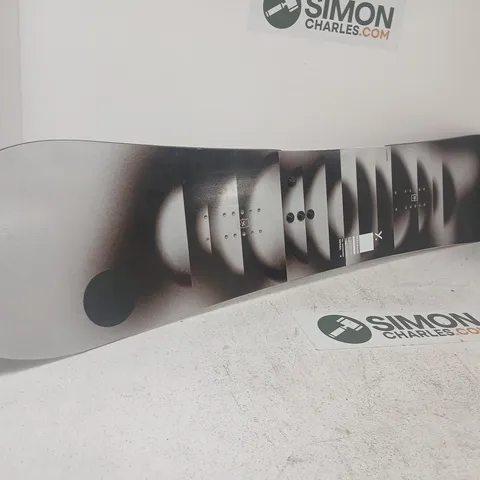 YES SNOWBOARDS STANDARD SNOWBOARD 156 CM
