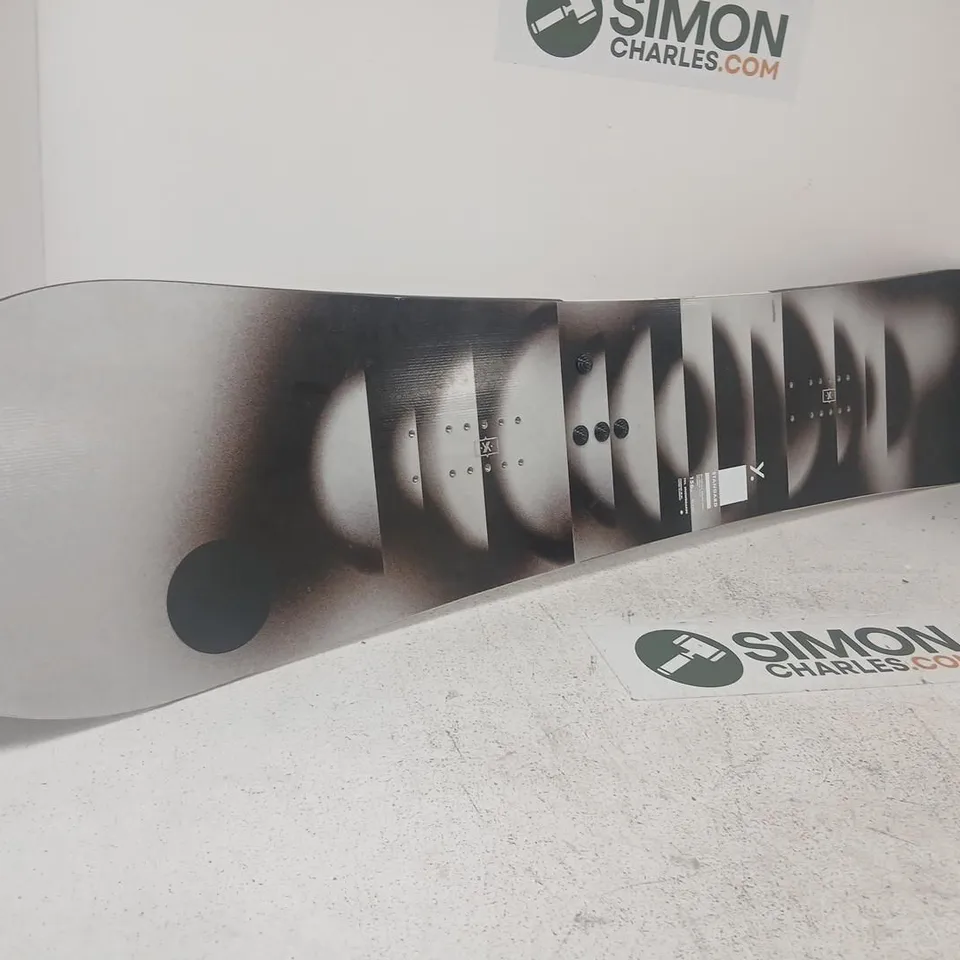 YES SNOWBOARDS STANDARD SNOWBOARD 156 CM