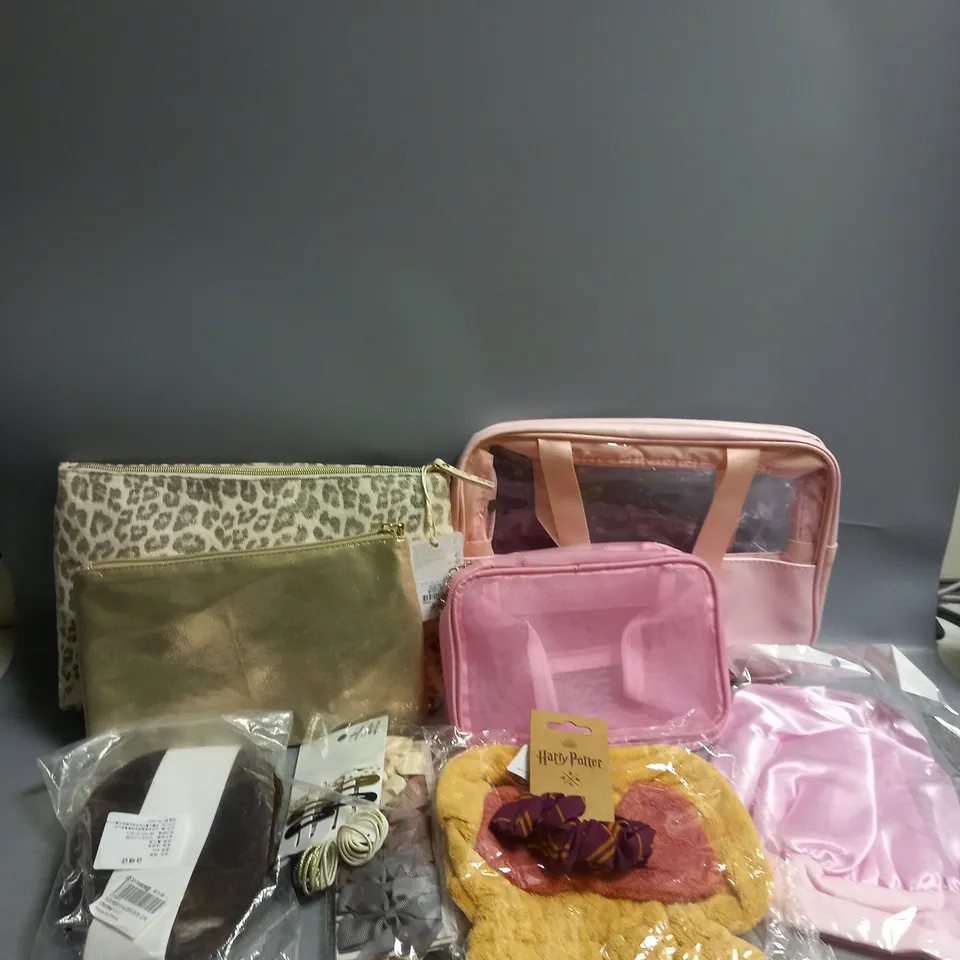 LOT OF APPROX. 9 COSMETIC BAGS AND HAIR ACCESSORIES