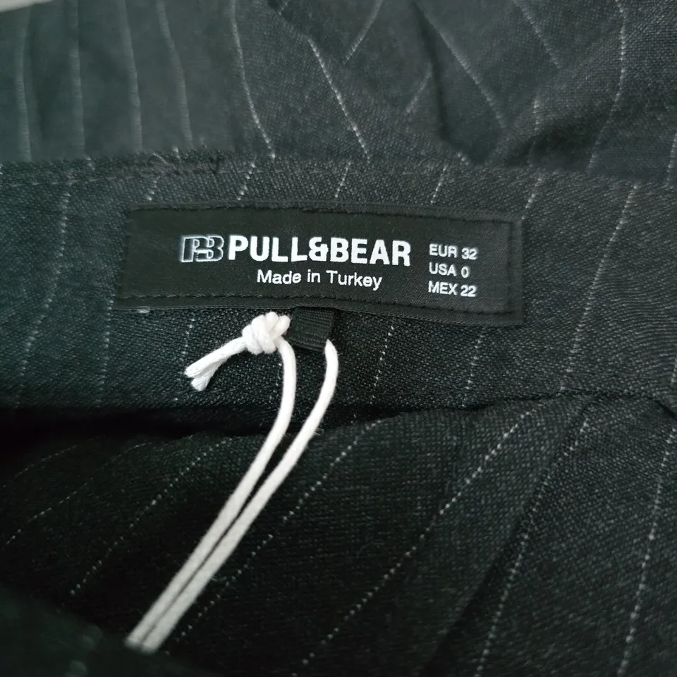 PULL & BEAR WOMEN'S PINSTRIPE TROUSERS – UK 4 (EU 32) – MADE IN TURKEY
