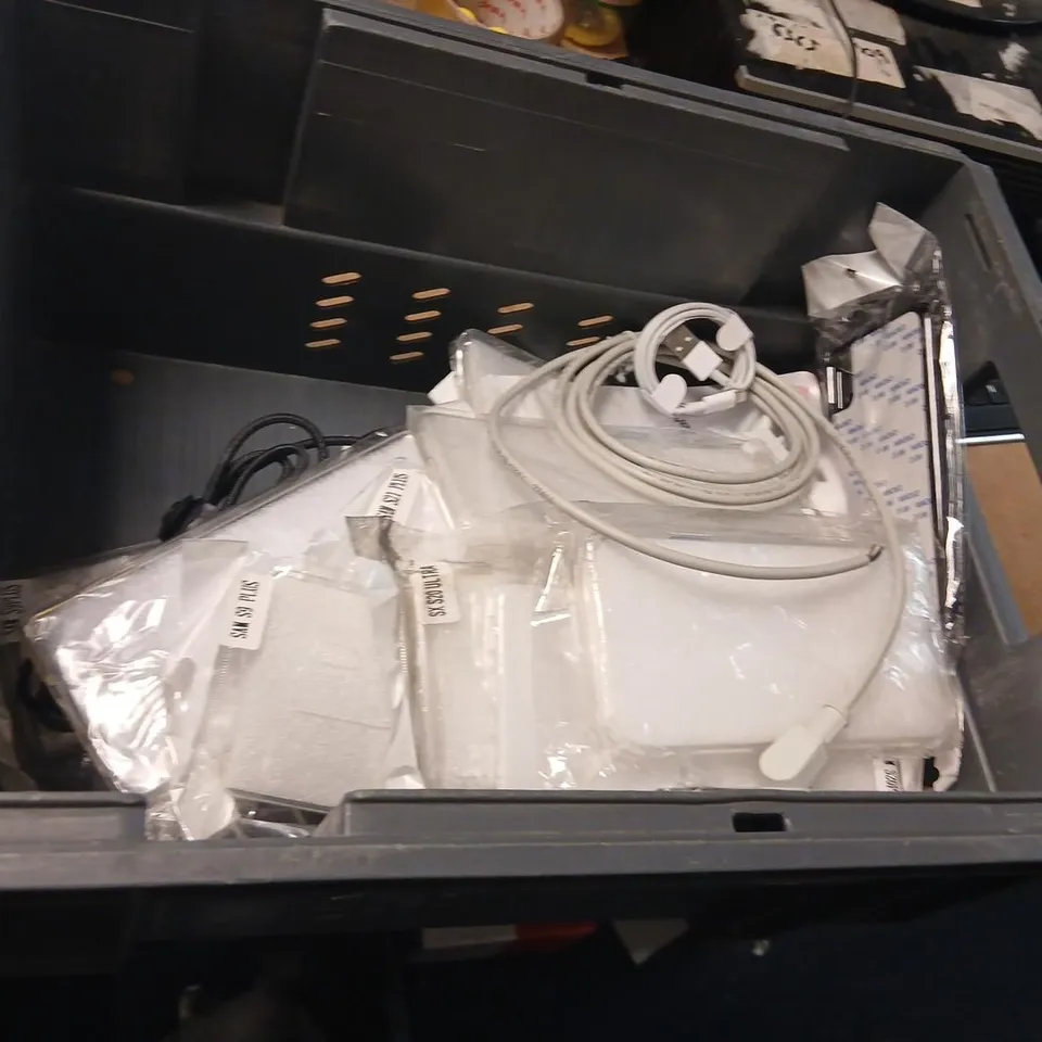 LARGE QUANTITY OF ASSORTED ELECTRICAL DEVICE ACCESSORIES