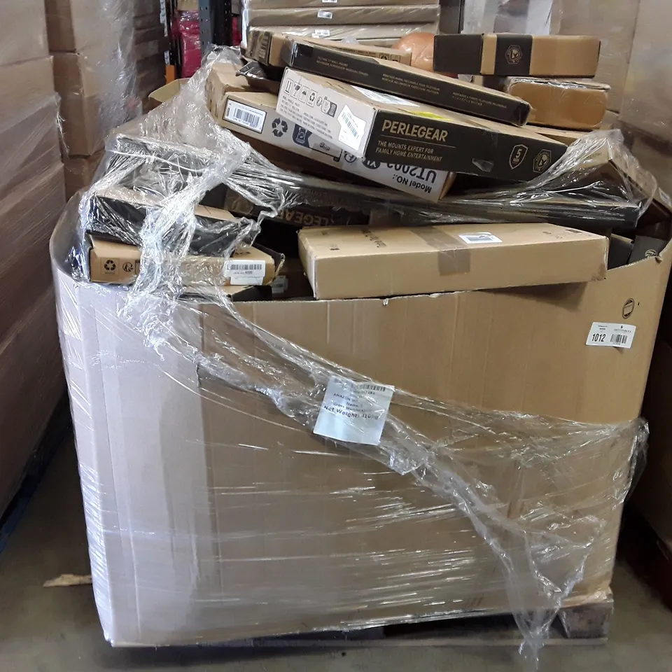 PALLET CONTAINING AN ASSORTMENT OF FULL TV AND MONITOR WALL MOUNT 