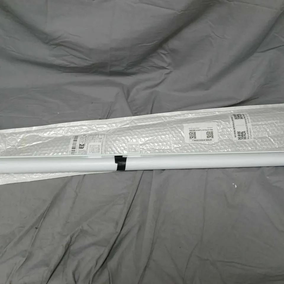 WHITE ROLL UP BLIND 