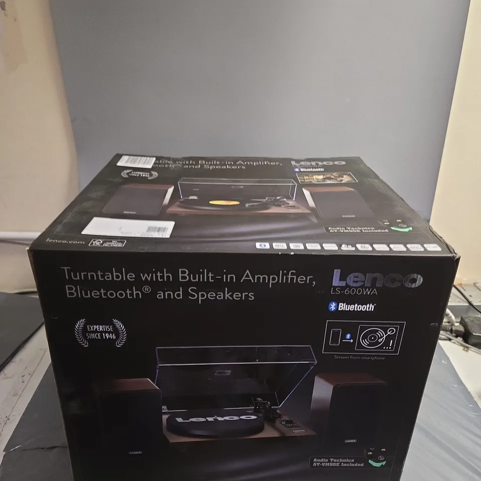BOXED LENCO LS-600WA TURNTABLE WITH BUILT IN AMPLIFIER 